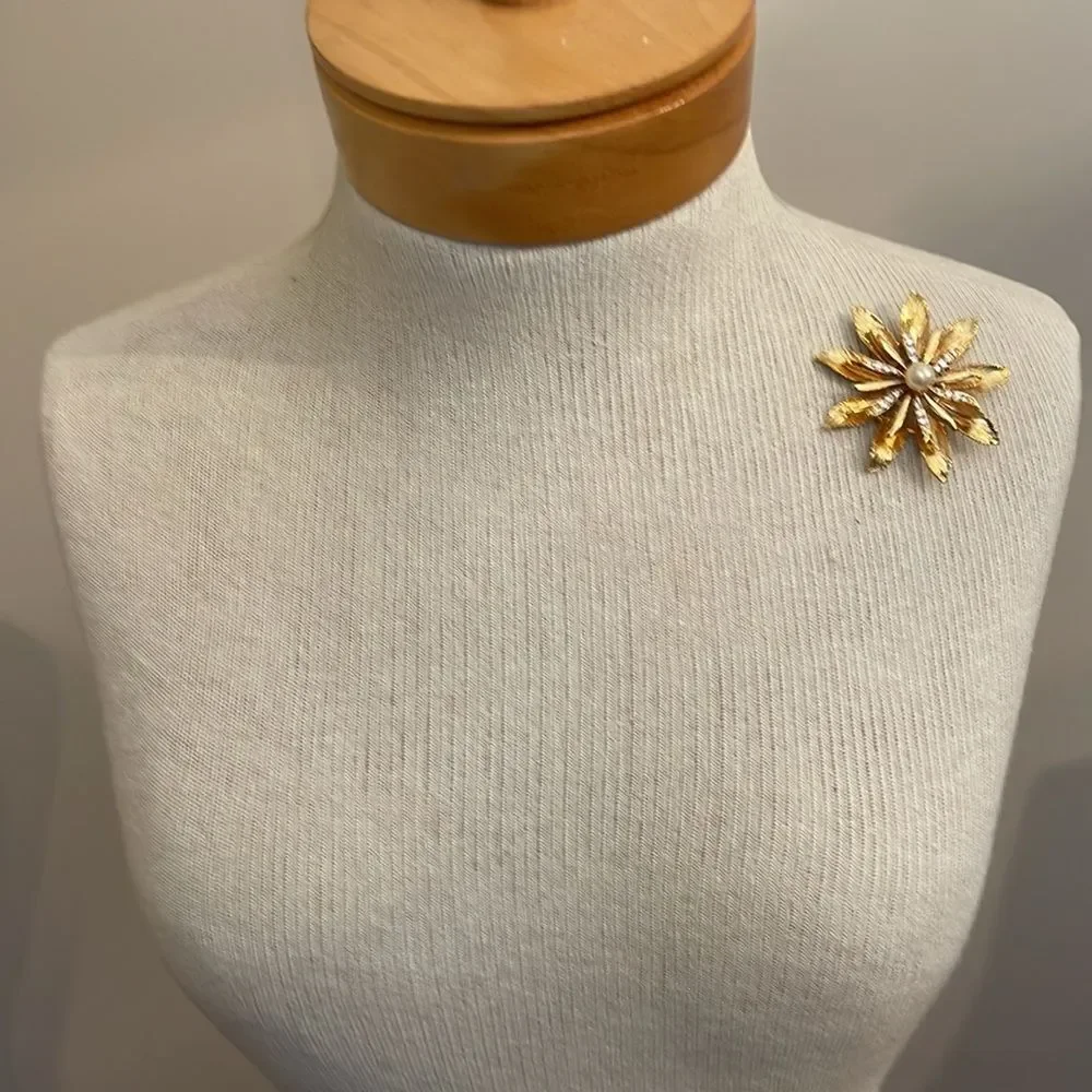 Vintage Gold-tone Floral Brooch with Pearl Accent & Rhinestones